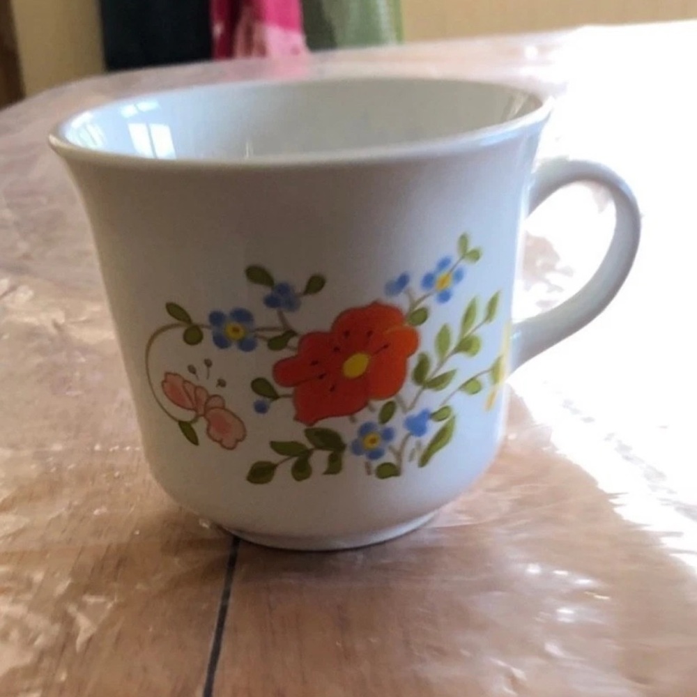Vintage Corningware Corelle Wildflower Coffee Tea Cup / Mug I have 6